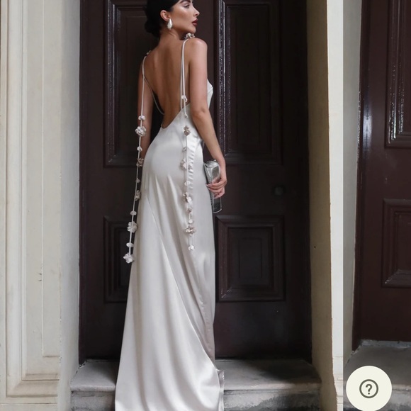 Meshki Black Asymmetrical One Shoulder Gown - Picture 5 of 6